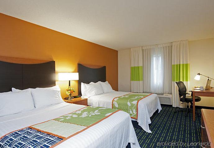 Fairfield Inn & Suites Lansing West Delta Center Township Стая снимка